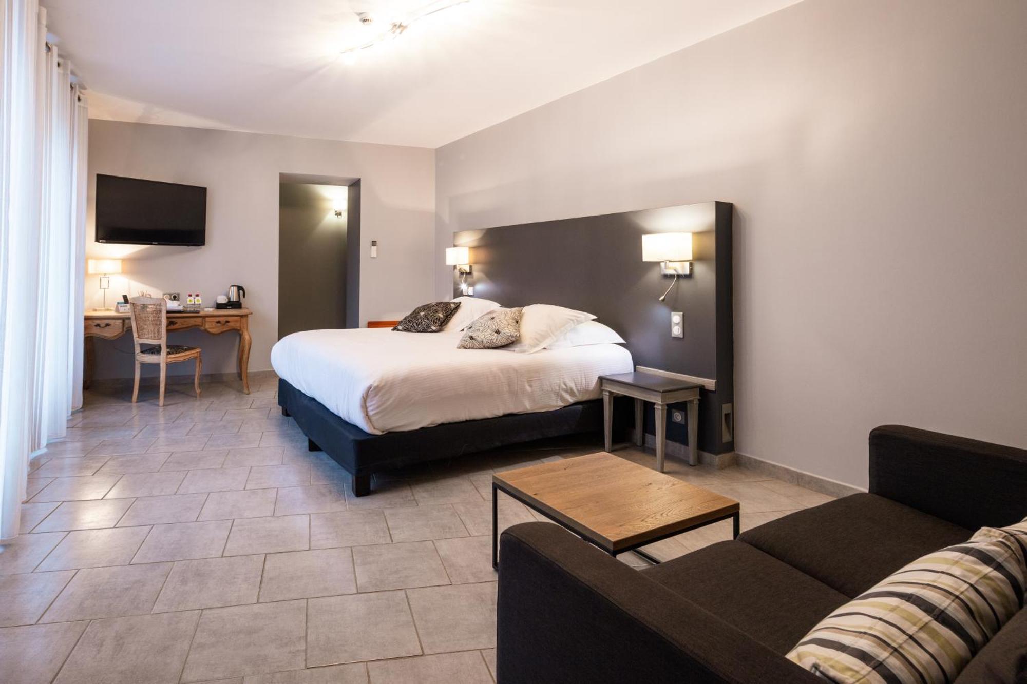 Logis Hotel Restaurant De La Paix Lodève 外观 照片
