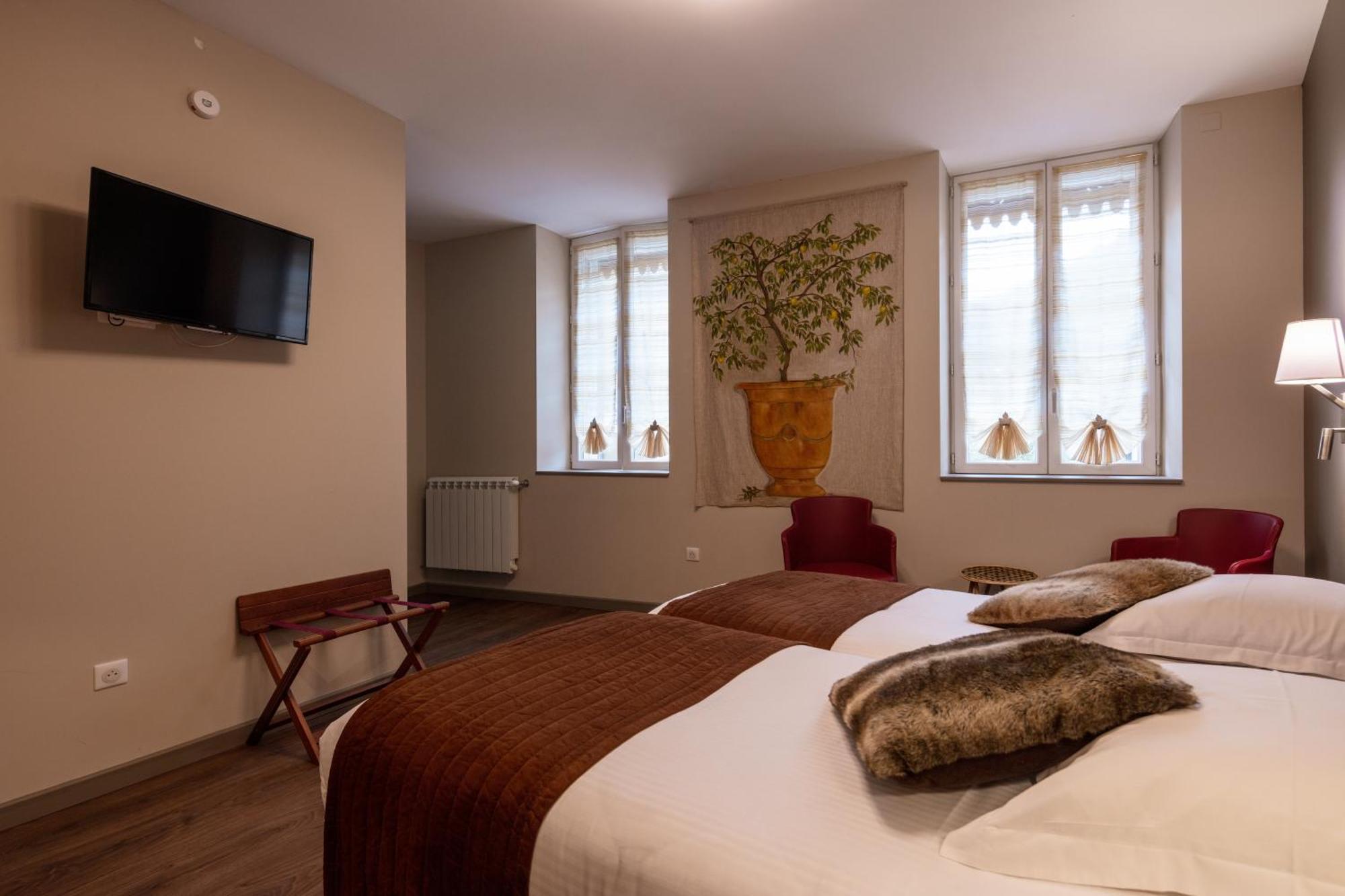Logis Hotel Restaurant De La Paix Lodève 外观 照片