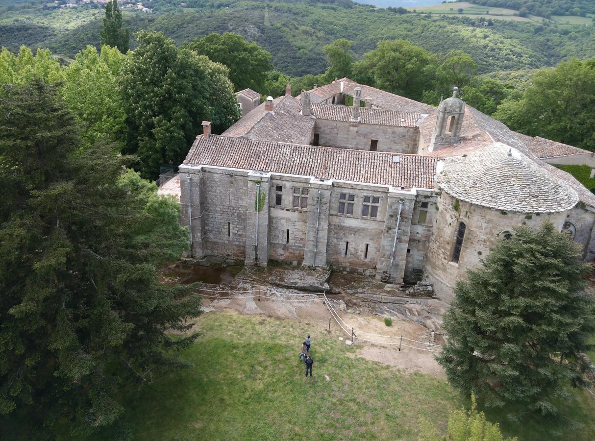 Logis Hotel Restaurant De La Paix Lodève 外观 照片